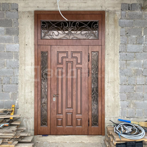 Красивая дверь остеклённая с шпонированным МДФ сосна - фото